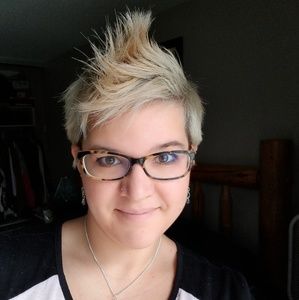 Meet your Posher, Leslie